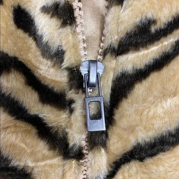 Tiger Fur Vest Mobwife Vintage Glam Y2K Statement Josephine Chaus Faux Medium - Picture 10 of 12